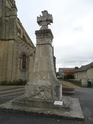 Monument aux morts de Port-en-Bessin-Huppain