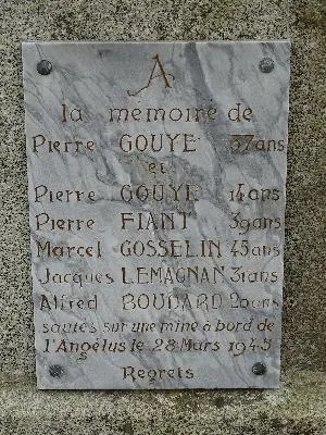 Plaque aux Morts de l'Angélus à Grandcamp-Maisy