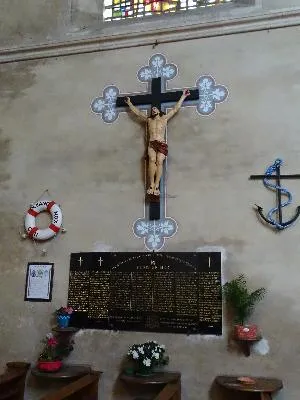 Plaque aux Morts en Mer église Saint-André de Port-en-Bessin-Huppain