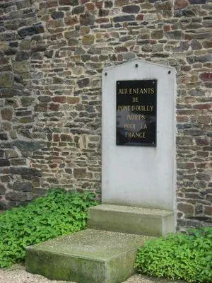Monument aux Morts de Pont-d'Ouilly