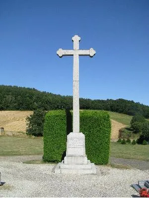 Monument aux morts du cimetière de Saint-Martin-de-Sallen