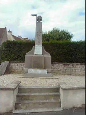 Monument aux morts de Beuville à Biéville-Beuville