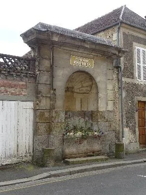 Fontaine Magenta de Falaise