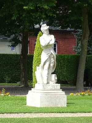 Statue de Denfert-Rochereau à Lisieux
