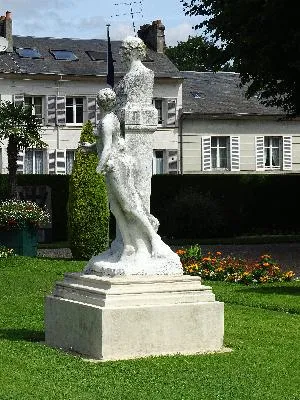 Statue B à Lisieux