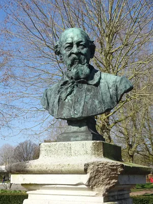 Statue d'Eugène Boudin à Honfleur