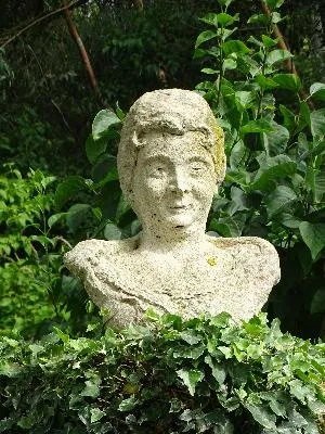 Statue de La Comtesse d’Aulnoy à Honfleur