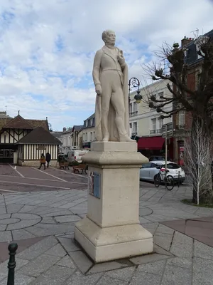 Statue du Duc de Morny à Deauville