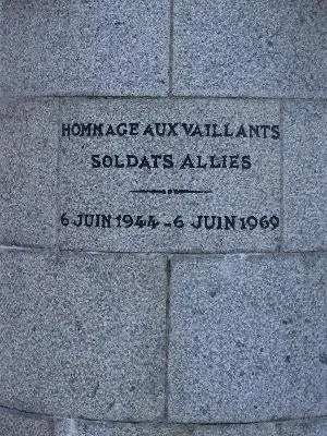 Monument Général de Gaulle d'Isigny-sur-Mer