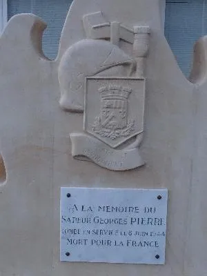 Monument Sapeur Georges Pierre à Isigny-sur-Mer