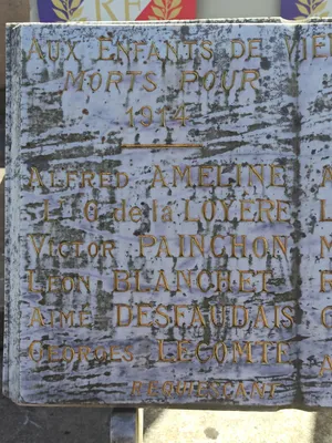 Monument aux Morts de Vienne-en-Bessin