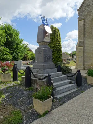 Monument aux Morts d'Esquay-Notre-Dame