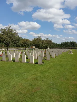 Cimetière militaire britannique de Saint-Désir