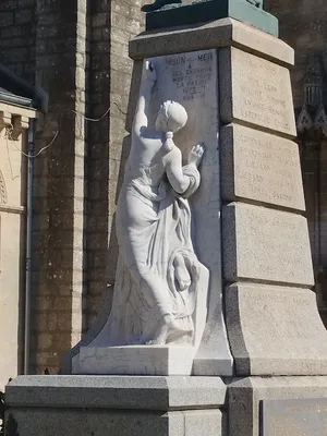 Monument aux Morts de Lion-sur-Mer