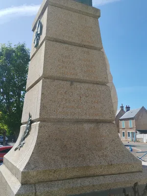 Monument aux Morts de Lion-sur-Mer