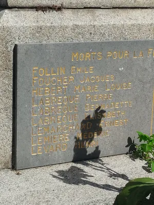 Monument aux Morts de Lion-sur-Mer