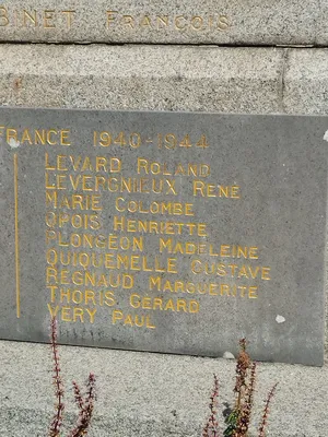 Monument aux Morts de Lion-sur-Mer