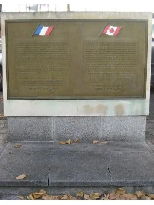 Stèle soldats canadiens de Caen