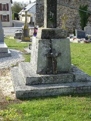 Croix du cimetière de Litteau