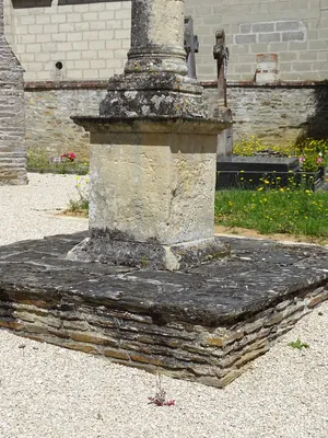 Calvaire de l'Église Saint-Jacques-le-Majeur du Locheur