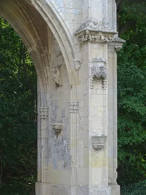 Ancien portail de l’abbaye de Troarn à Banneville-la-Campagne