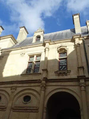 Hôtel d'Escoville à Caen