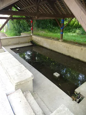 Lavoir du château de Bougy