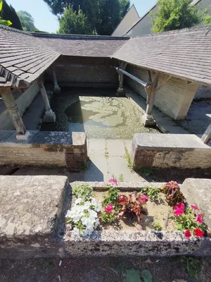Lavoir sur l'Aiguillon à Hérouvillette