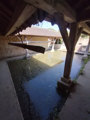Lavoir sur l'Aiguillon à Hérouvillette