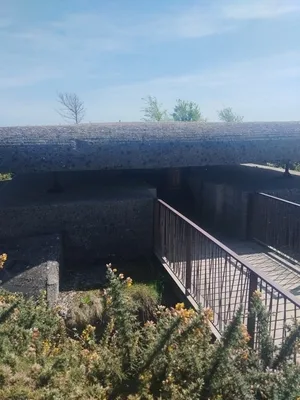 Poste de commandement de tir à Longues-sur-Mer