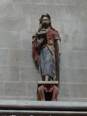 Statue de Saint-Jacques le Mineur dans la Cathédrale Notre-Dame de Bayeux