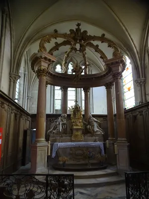 Maître-autel de l'Église Notre-Dame-de-l'Assomption à Démouville