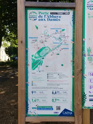 Porte de l'Abbaye aux Dames : Sentier terre et Mer à Caen