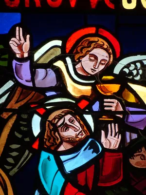 Vitrail Baie 1 : Jésus est présenté au Temple, Marie retrouve Jésus... dans la Chapelle du Petit Lourdes à Hérouville-Saint-Clair