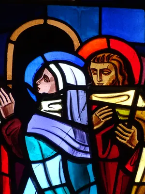 Vitrail Baie 1 : Jésus est présenté au Temple, Marie retrouve Jésus... dans la Chapelle du Petit Lourdes à Hérouville-Saint-Clair