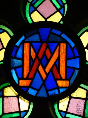 Vitrail Baie 9 : Ave Maria dans la Chapelle du Petit Lourdes à Hérouville-Saint-Clair