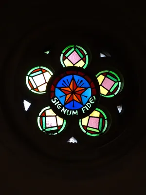 Baie 10 : Signum Fidei