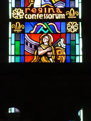 Vitrail Baie 103 : Reine du très saint rosaire, des anges, des patriarches... dans la Chapelle du Petit Lourdes à Hérouville-Saint-Clair