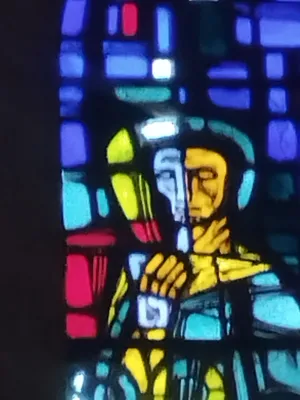 Vitrail Baie 0 : Saint-Pierre dans l'Église Saint-Georges à Isigny-sur-Mer