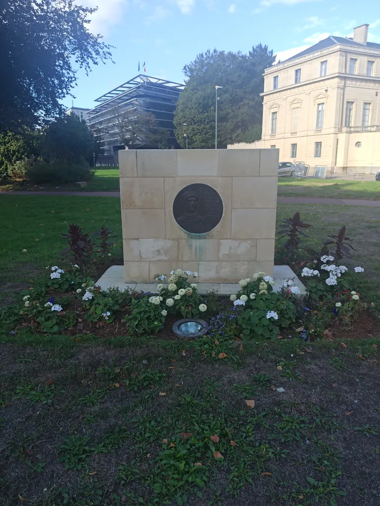 Monument Charles de Gaulle à Caen