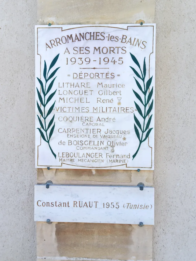 Plaque aux Déportés et Militaires d'Arromanches-les-Bains