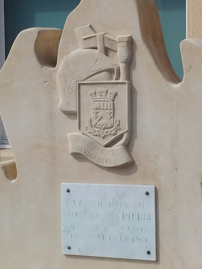 Monument Sapeur Georges Pierre à Isigny-sur-Mer