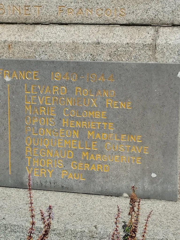 Monument aux Morts de Lion-sur-Mer