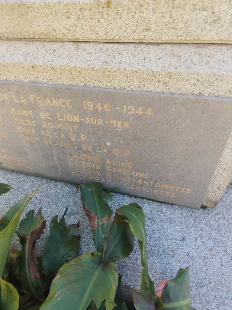 Monument aux Morts de Lion-sur-Mer