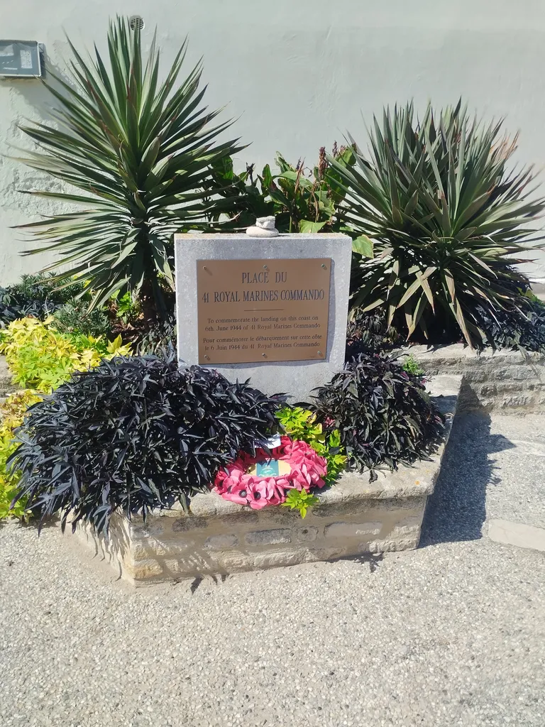 Monument du 41 Royal Marines Commando à Lion-sur-Mer