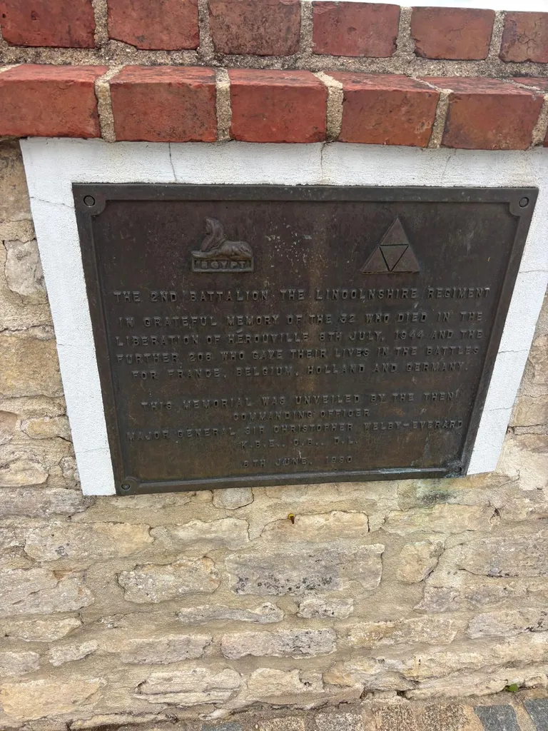 Plaque 2nd Battalion The Lincolnshire Regiment à Hérouville-Saint-Clair