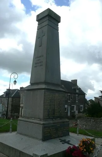 Monument aux morts de Saint-Martin-des-Besaces
