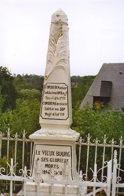 Monument aux morts de Vieux-Bourg