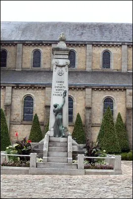 Monument aux morts de Condé-sur-Noireau