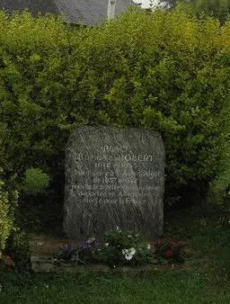Stèle Edmone ROBERT de St-Aubin-sur-Algot à Cambremer